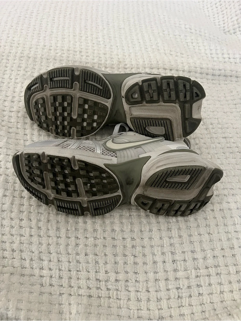 Nike Women’s V2K Run Shoes size 6